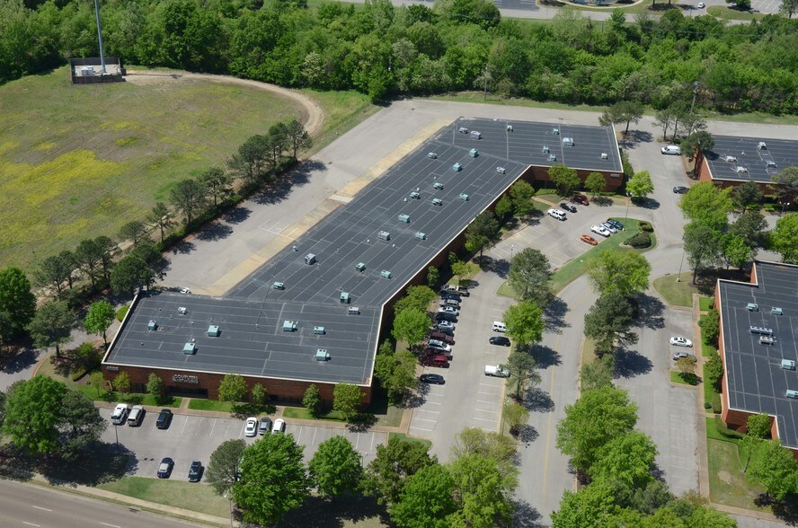 More Photos Of 3930 Vantech Dr, Memphis Unknown For Lease