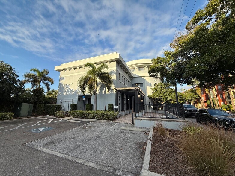 Primary Photo Of 2330 W Horatio St, Tampa Medical For Sale