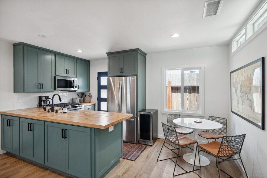 More Photos Of 4852 S Centinela Ave, Los Angeles Multifamily For Sale