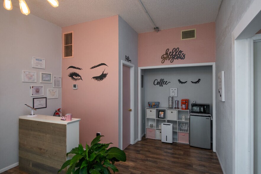 More Photos Of 2595 Tamiami Trl, Port Charlotte Apartments For Lease