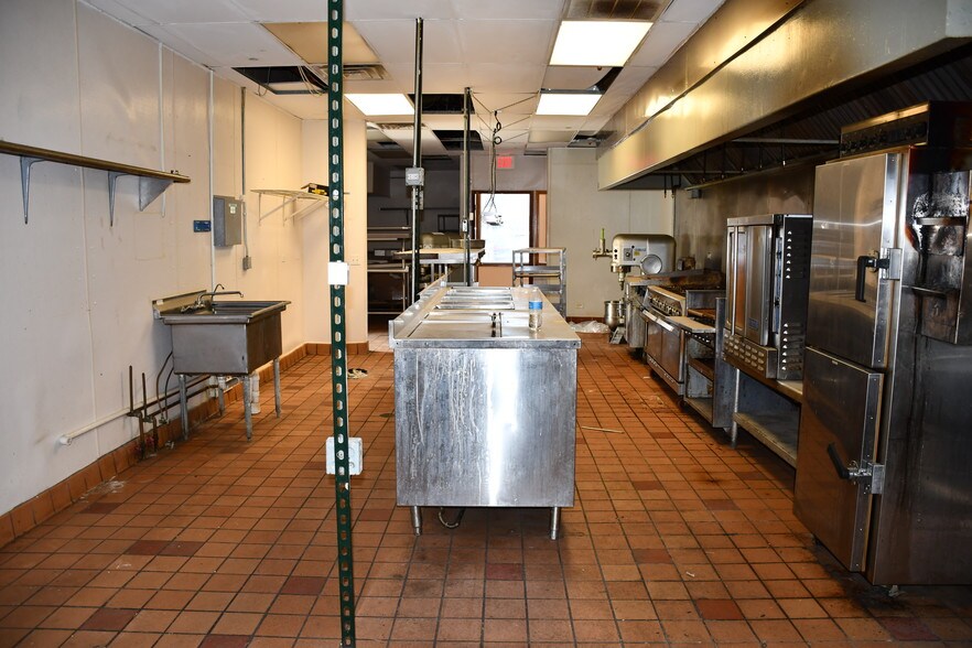 More Photos Of 10211 W Lincoln Hwy, Frankfort Restaurant For Lease