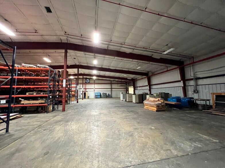 More Photos Of 2921 E 290 Rd, Grove Manufacturing For Lease