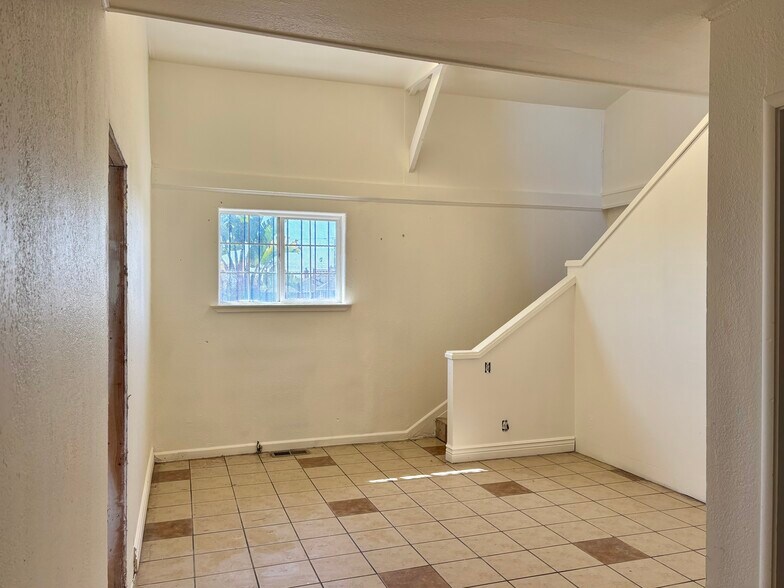 More Photos Of 4 18th St, Richmond Industrial For Sale