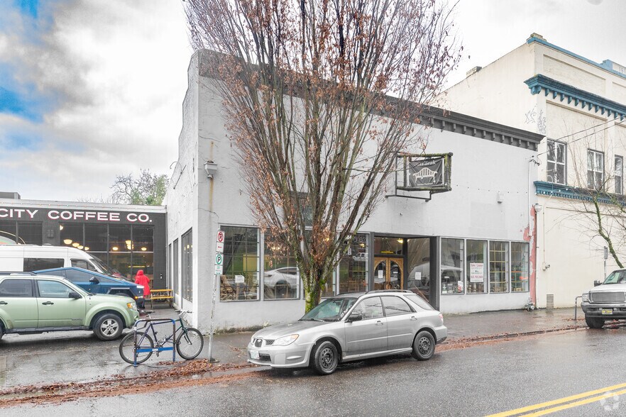 More Photos Of 3384 SE Milwaukie Ave, Portland Storefront For Lease