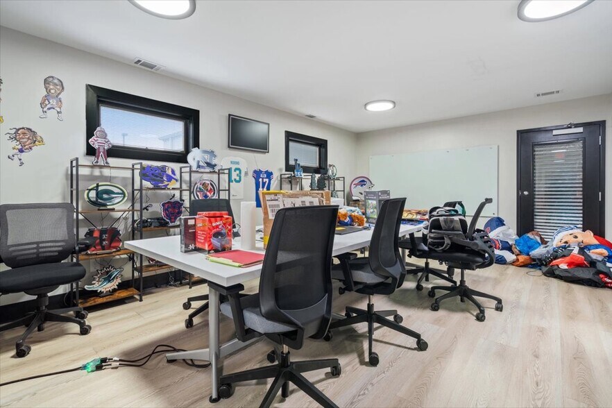 More Photos Of 1415 Shelby St, Indianapolis Office For Sale