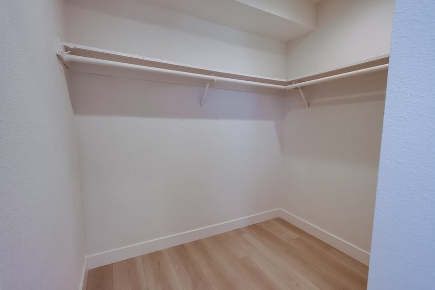 More Photos Of 3449 Ocean Front Walk, San Diego Apartments For Sale