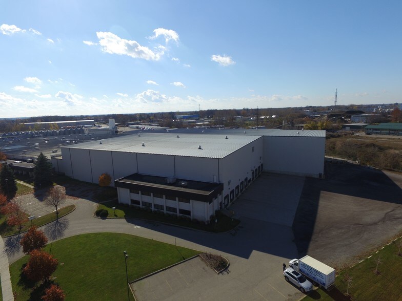 More Photos Of 75 Plant Farm Blvd, Brantford Warehouse For Lease