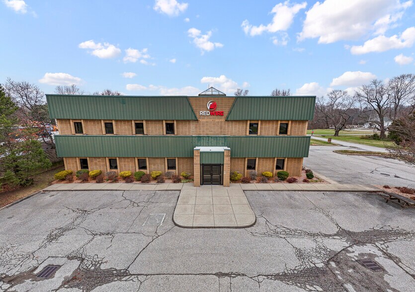 More Photos Of 7200 Highway 150, Greenville Office For Sale