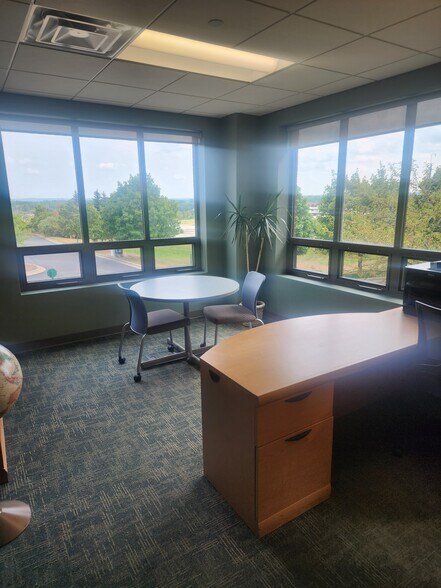 More Photos Of 4020 Copper View, Traverse City Medical For Sale