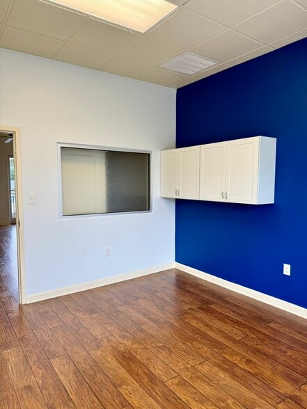 More Photos Of 101 E Market St, Smithfield Office For Lease