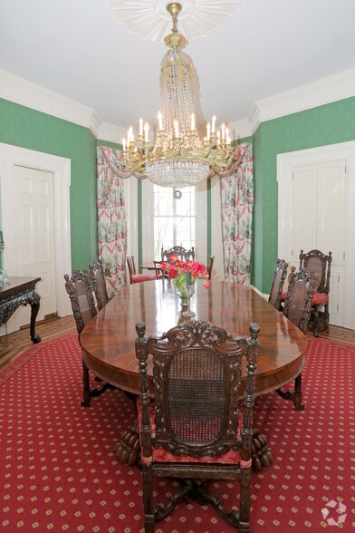 More Photos Of 12 Glenwood Rd, Roslyn Specialty For Sale