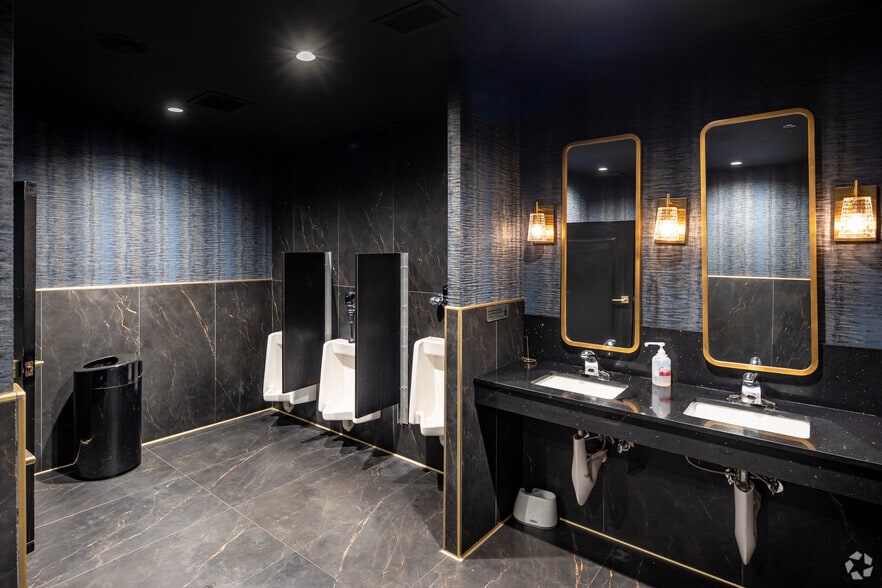 More Photos Of 100 S Main St, Santa Ana Restaurant For Lease