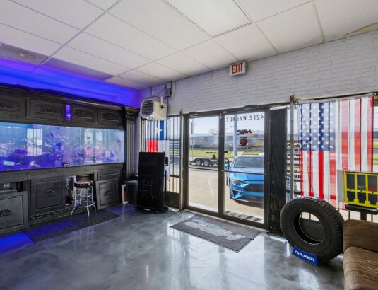 More Photos Of 421 E Walnut St, Garland Warehouse For Sale