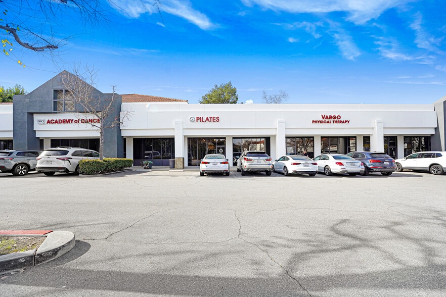 More Photos Of , Agoura Hills General Retail For Sale