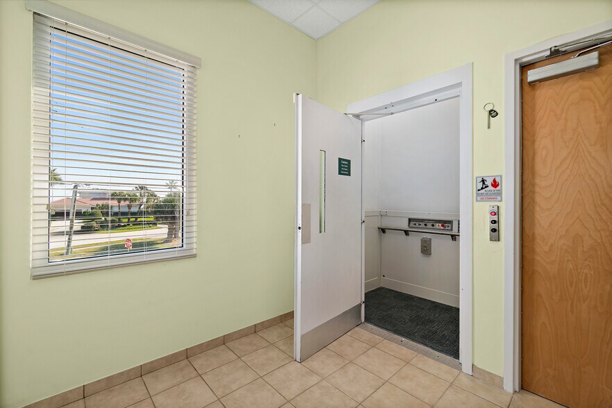 More Photos Of 3270 Highway A1A, Melbourne Beach Office For Lease