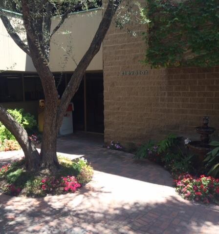 More Photos Of 12650 Riverside Dr, Valley Village Loft Creative Space For Lease