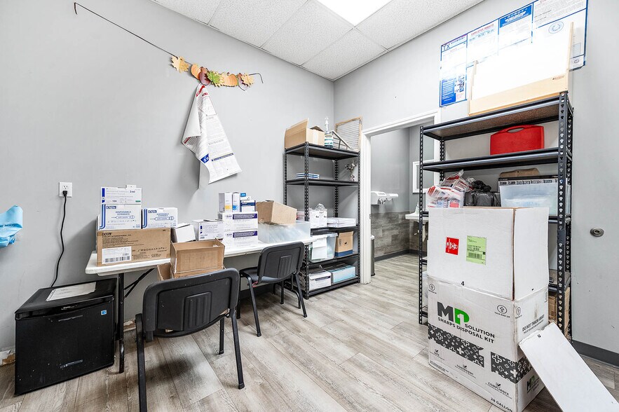 More Photos Of 8530 S Braeswood Blvd, Houston Freestanding For Lease