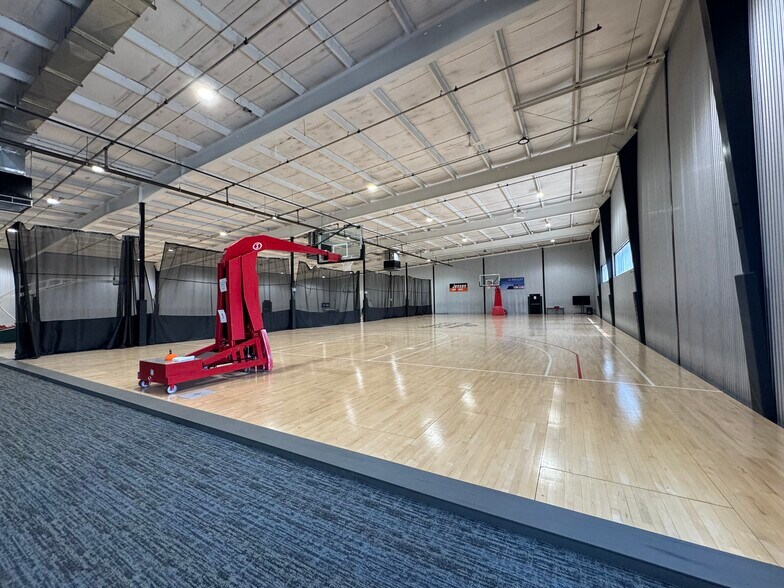 More Photos Of 10700 Sapp Brothers Dr, Omaha Warehouse For Sale
