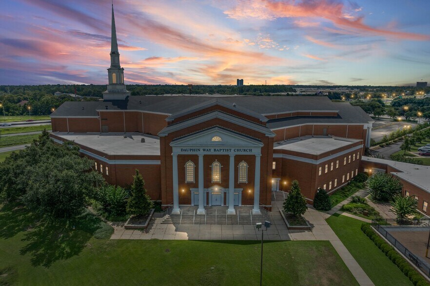 More Photos Of 3661 Dauphin St, Mobile Religious Facility For Sale