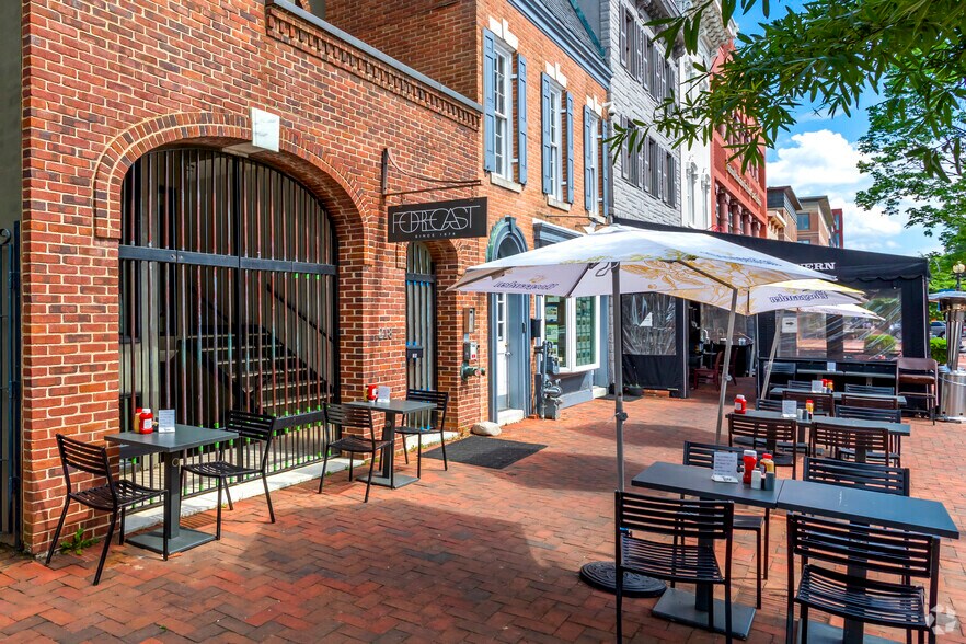 More Photos Of 218 7th St SE, Washington Storefront Retail Residential For Lease