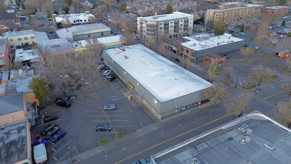 More Photos Of 211 NE Roberts Ave, Gresham Freestanding For Sale