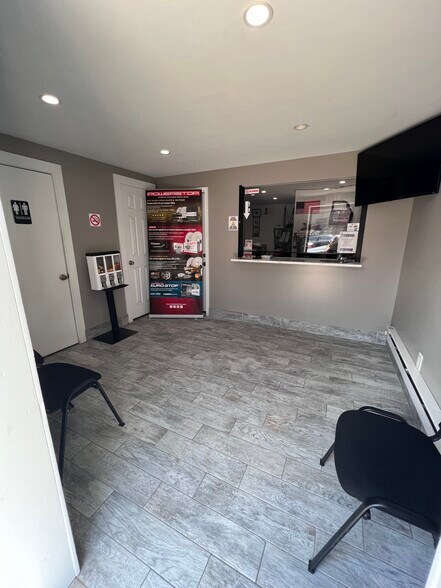 More Photos Of 247 W Cayuga St, Philadelphia Service For Sale