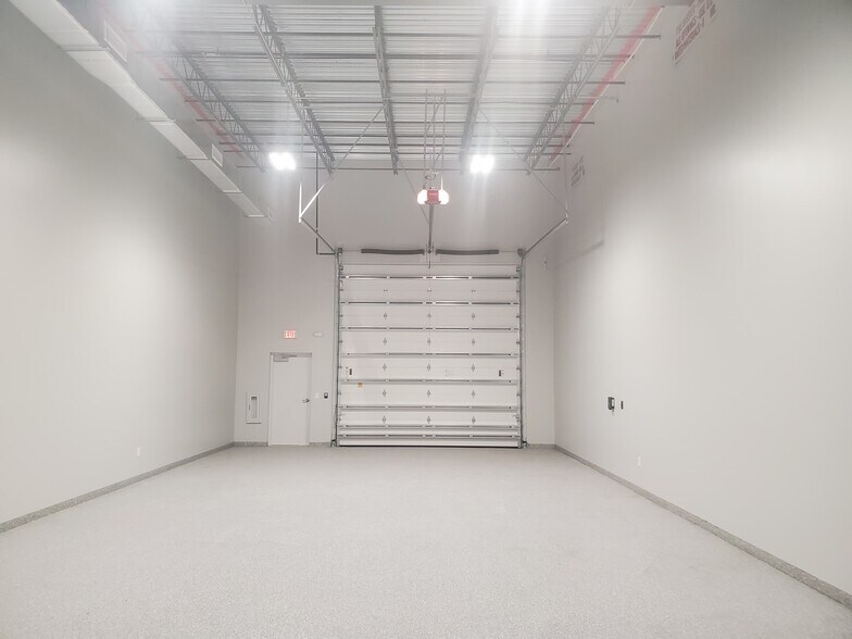 More Photos Of 195 Basik Dr, Naples Warehouse For Sale