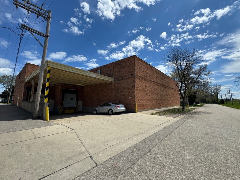 Primary Photo Of 625 Public Service Rd, Waukegan Warehouse For Sale