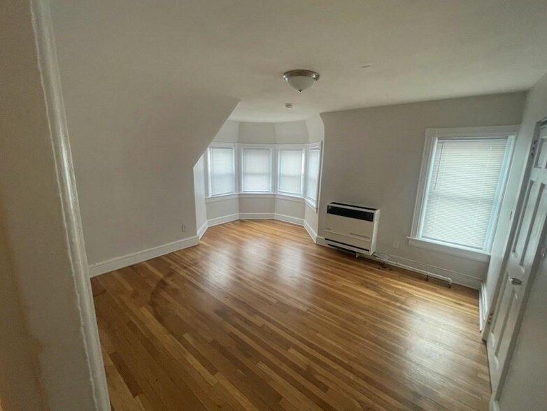 More Photos Of 10 Clark Ave, Pawtucket Apartments For Sale