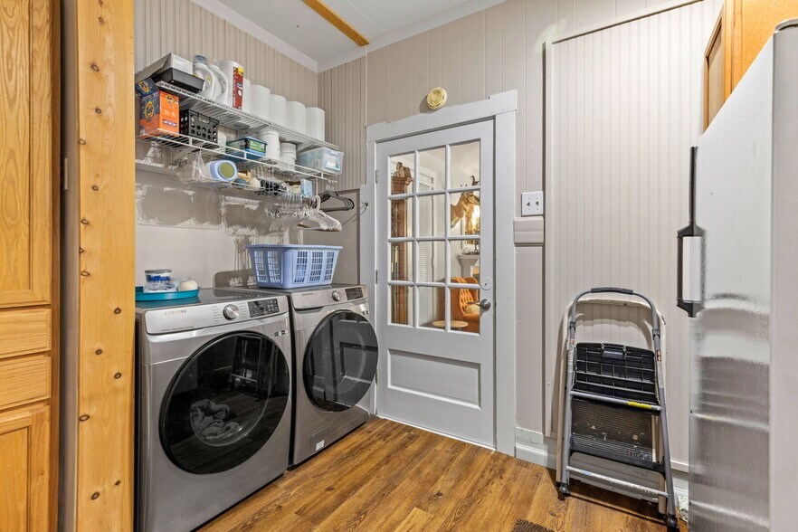 More Photos Of 2 FM 289, Comfort Specialty For Sale