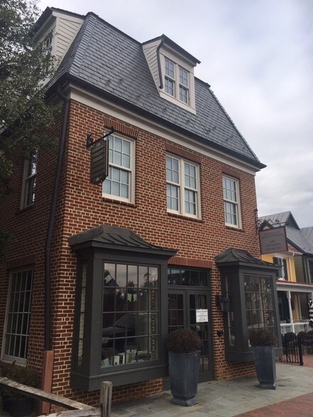 More Photos Of 116 W Washington St, Middleburg Office For Lease
