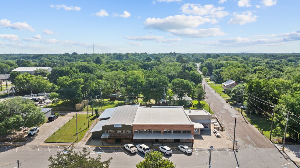 More Photos Of 189 Broadway St, Alba Storefront Retail Office For Sale