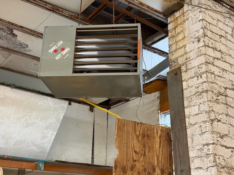 More Photos Of 814 Cleveland Ave NW, Canton Freestanding For Lease