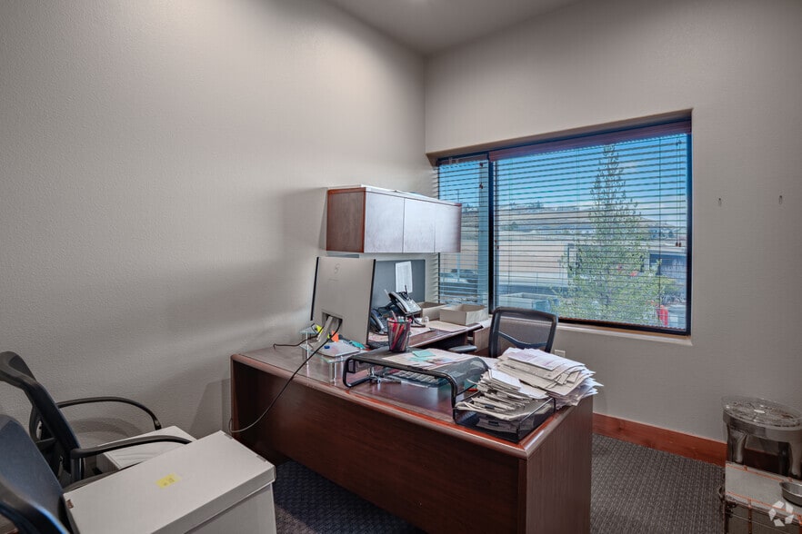 More Photos Of 1975 Selmi Dr, Reno Office For Sale