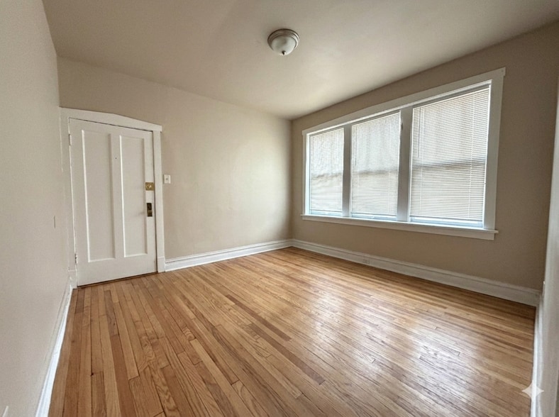More Photos Of , Chicago Multifamily For Sale