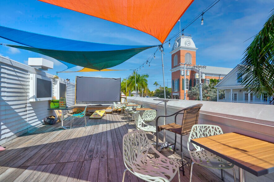 More Photos Of 135 Duval St, Key West Bar For Lease