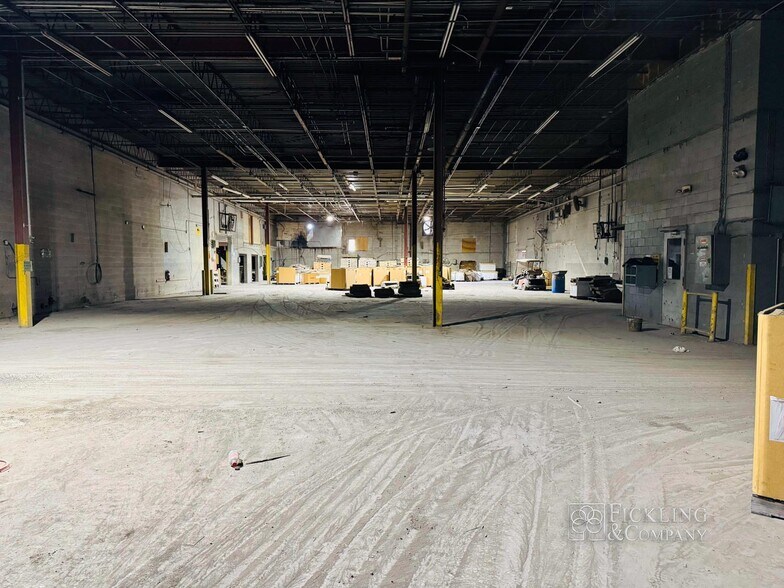 More Photos Of 139 Benjamin Hill Dr, Fitzgerald Warehouse For Sale