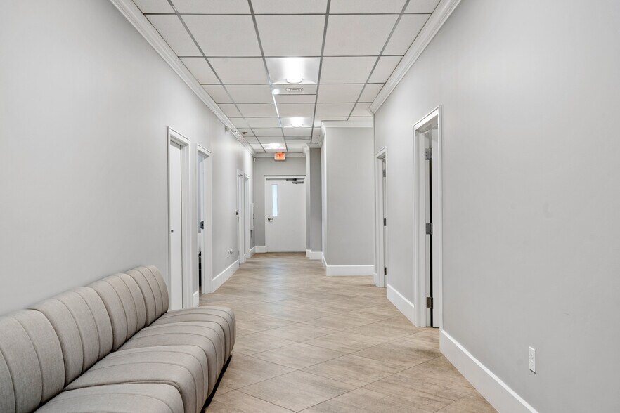 More Photos Of 2651 20th St, Vero Beach Medical For Sale