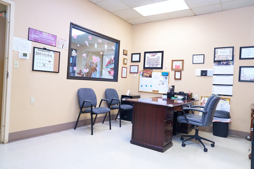 More Photos Of 309 S Scott St, Senatobia General Retail For Sale