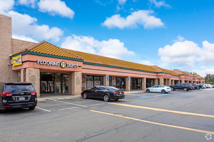 Primary Photo Of 3257 W Shaw Ave, Fresno Freestanding For Lease