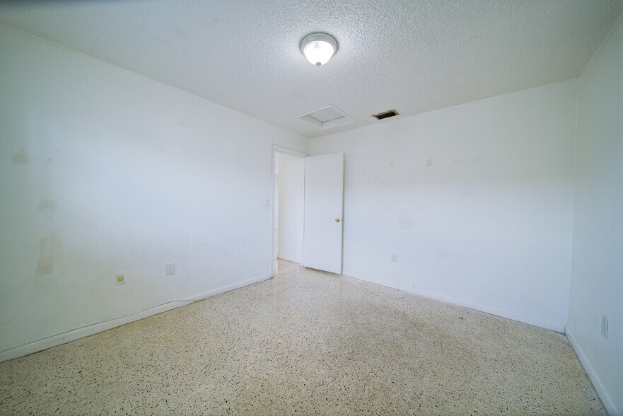 More Photos Of 7358 SW 23rd St, Miami Multifamily For Sale