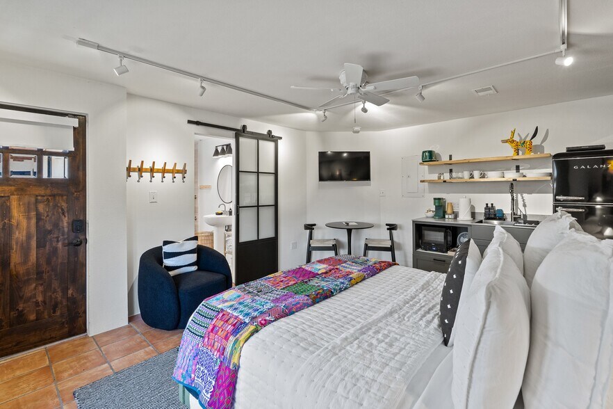 More Photos Of 4 N Chamisa Dr, Santa Fe Specialty For Sale