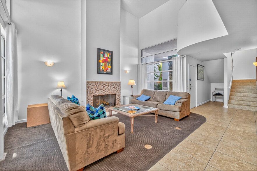 More Photos Of 67590 Jones Rd, Cathedral City Hotel For Sale