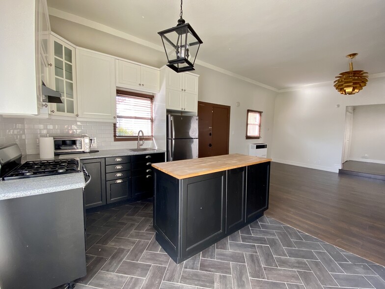 More Photos Of 5815 W Olympic Blvd, Los Angeles Apartments For Sale