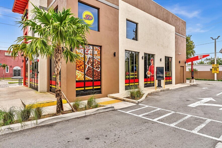 More Photos Of 2010 NW 6th St, Fort Lauderdale Fast Food For Lease