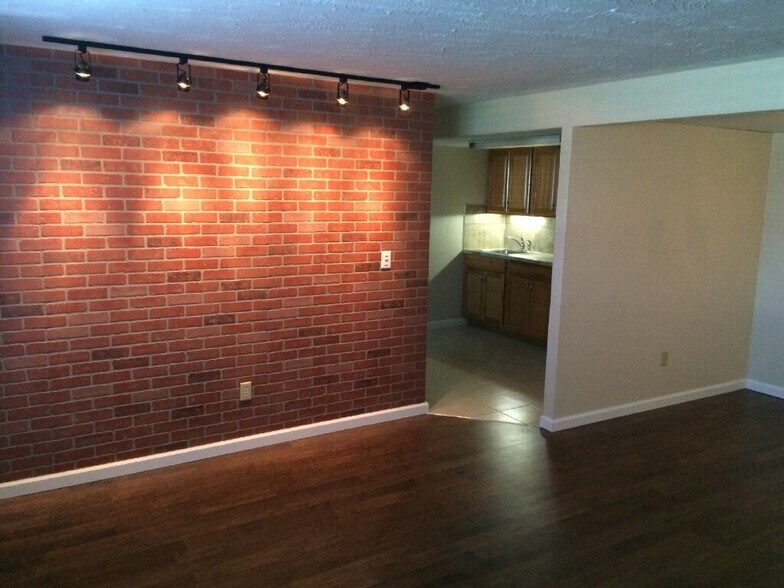 More Photos Of 1545 Kansas Ave, Lorain Apartments For Sale