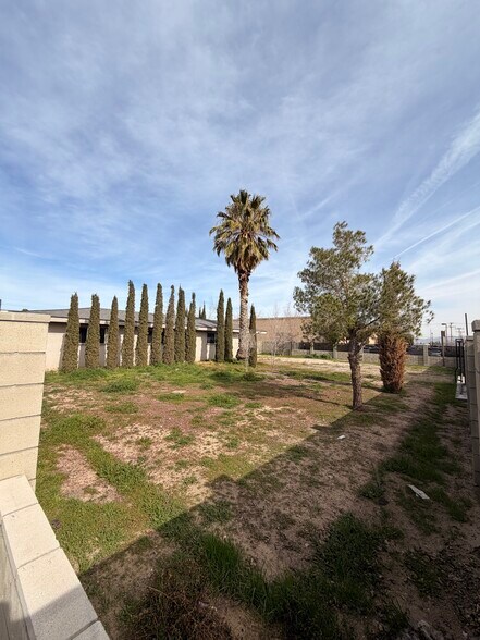 More Photos Of 15224 Bonanza Rd, Victorville Freestanding For Sale