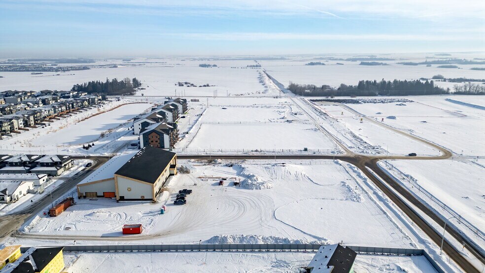 More Photos Of 200 Greenfield link, Fort Saskatchewan Storefront For Lease