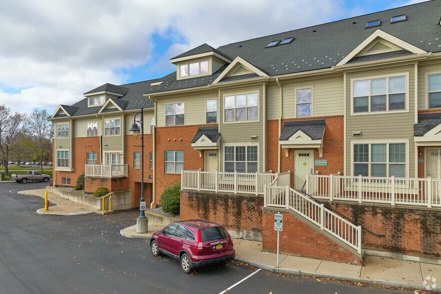 More Photos Of 290 Exchange Blvd, Rochester Apartments For Lease