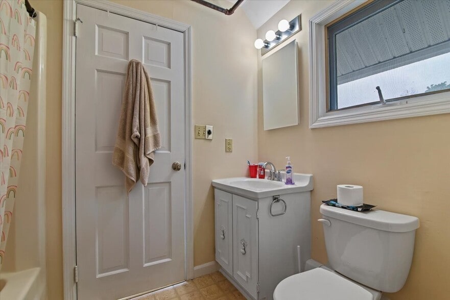 More Photos Of 141 Bellemonte Ave, Hawley Apartments For Sale